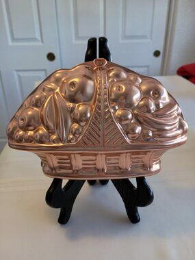 Vintage Mirro Copper Tone Jello Mold with a Fruit Basket Design
